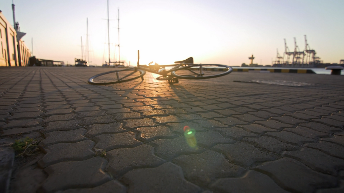Chasing the Golden Hour: The Art of Scenic Cycling